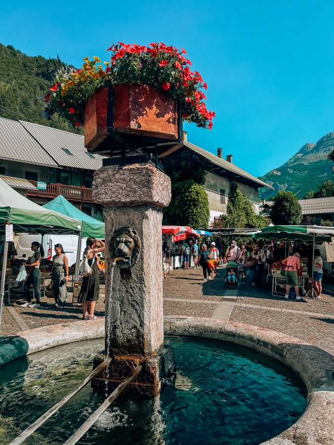 Borgo di Vallouise durante il mercato